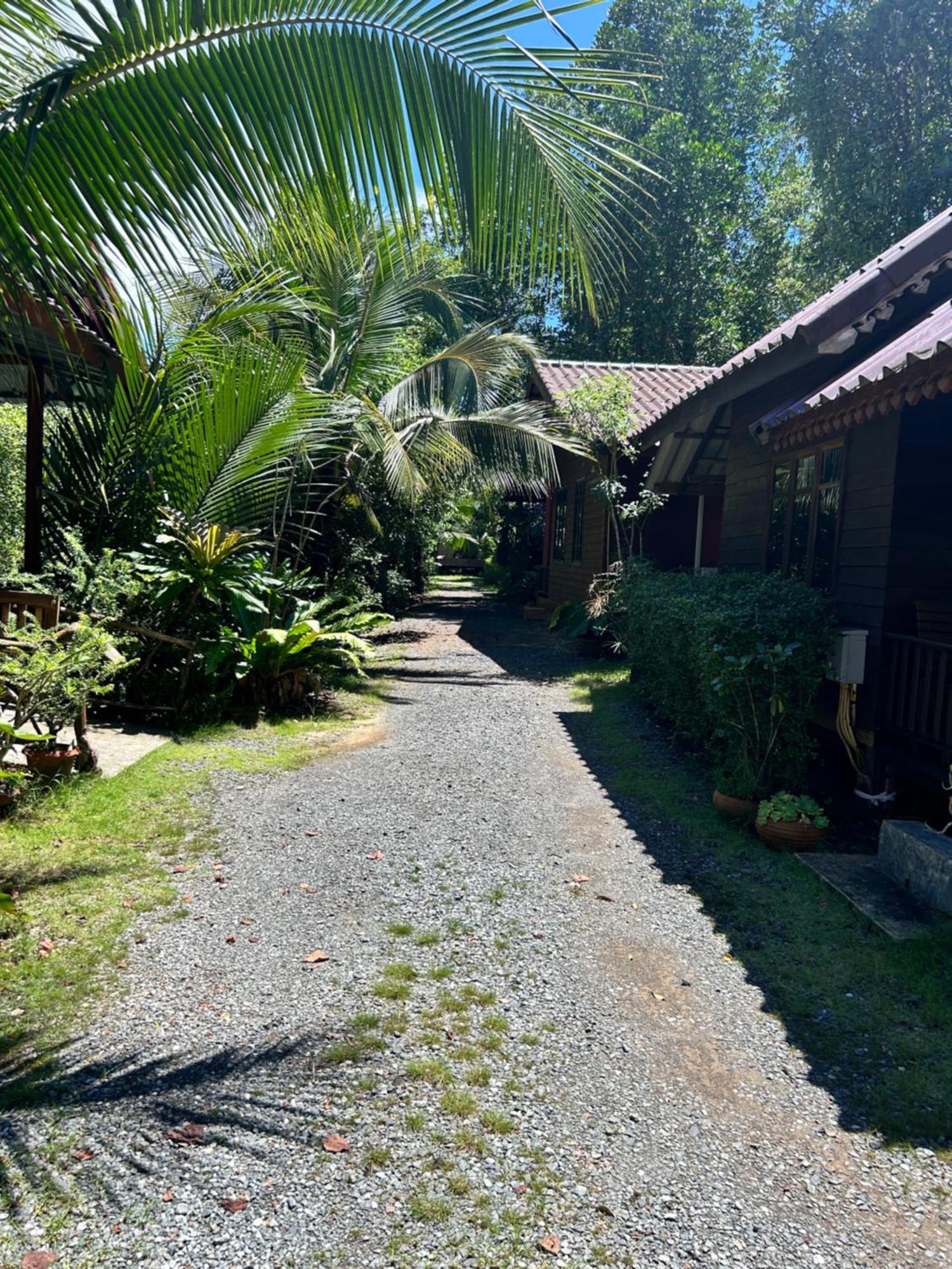 Suchanaree@Laemngop Trat Exterior foto